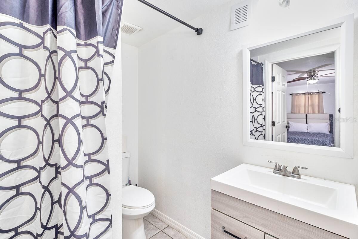 Image 21 of 41 For 2804 33rd Street