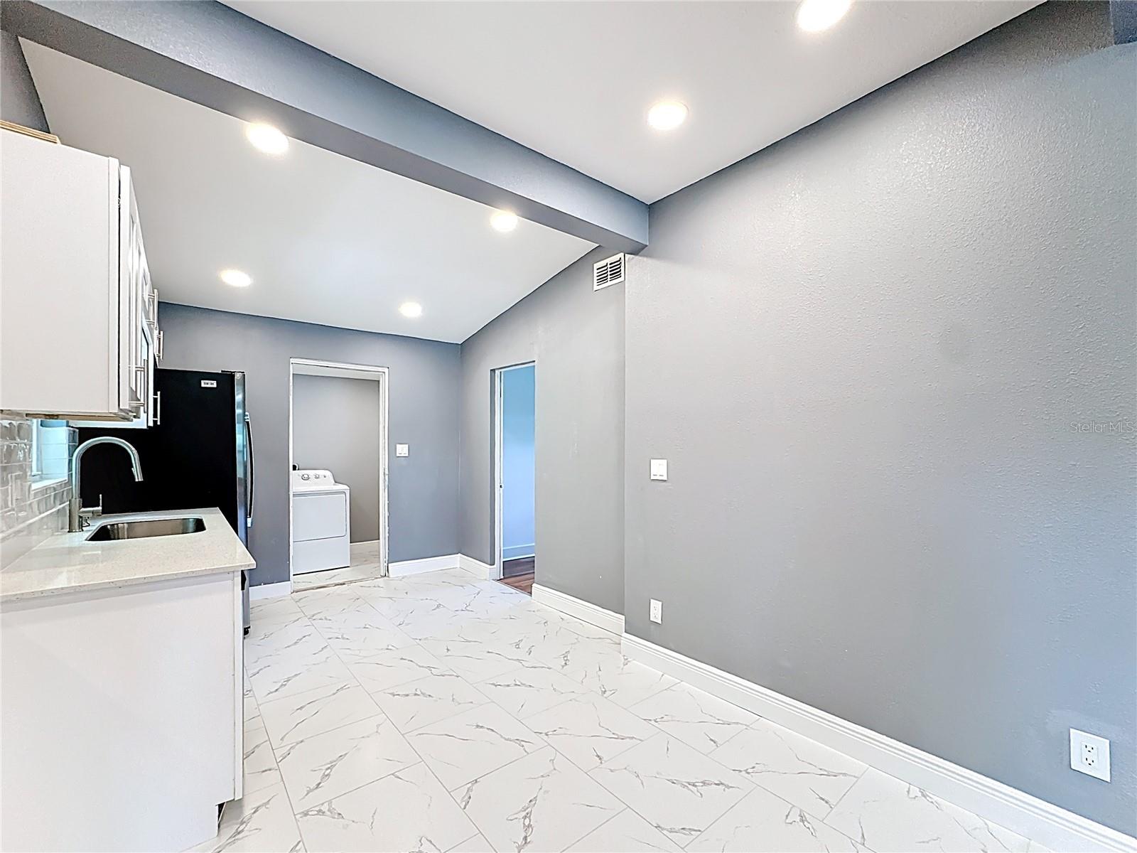 Image 17 of 35 For 2409 Drake Drive
