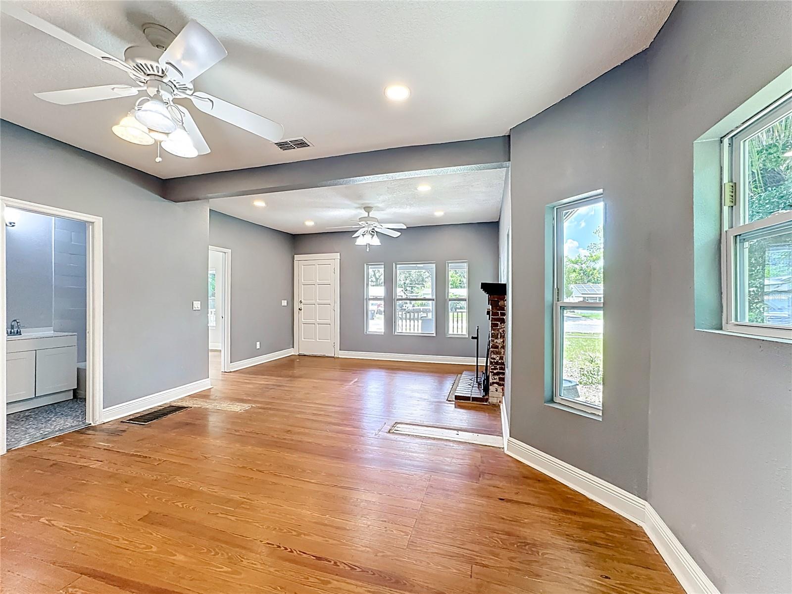Image 8 of 35 For 2409 Drake Drive