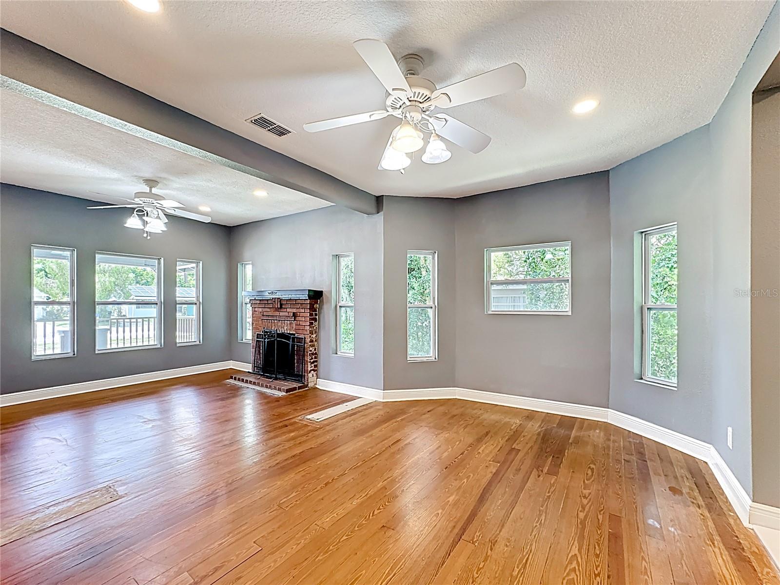 Image 9 of 35 For 2409 Drake Drive