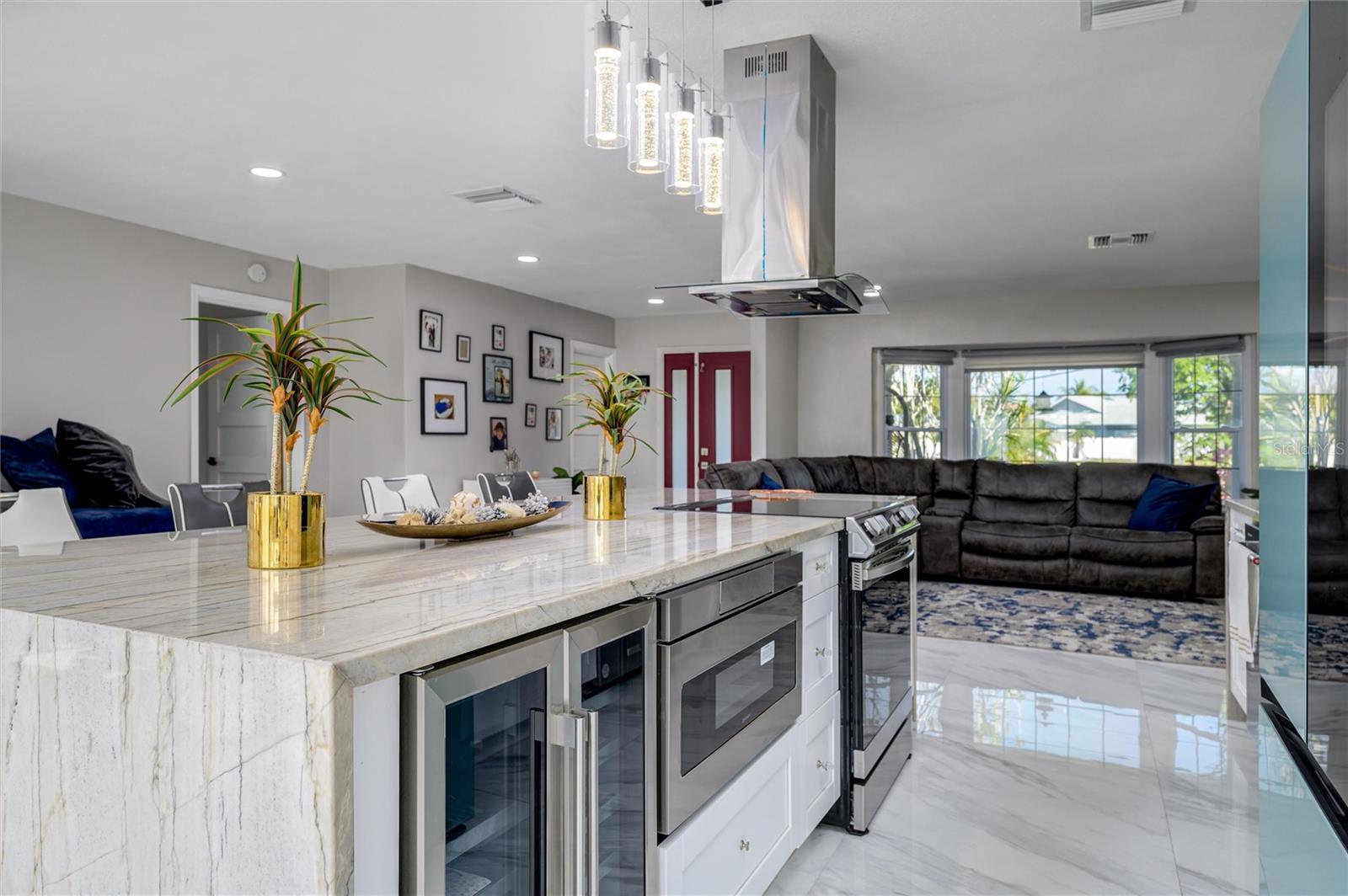 Image 15 of 47 For 605 Capri Boulevard