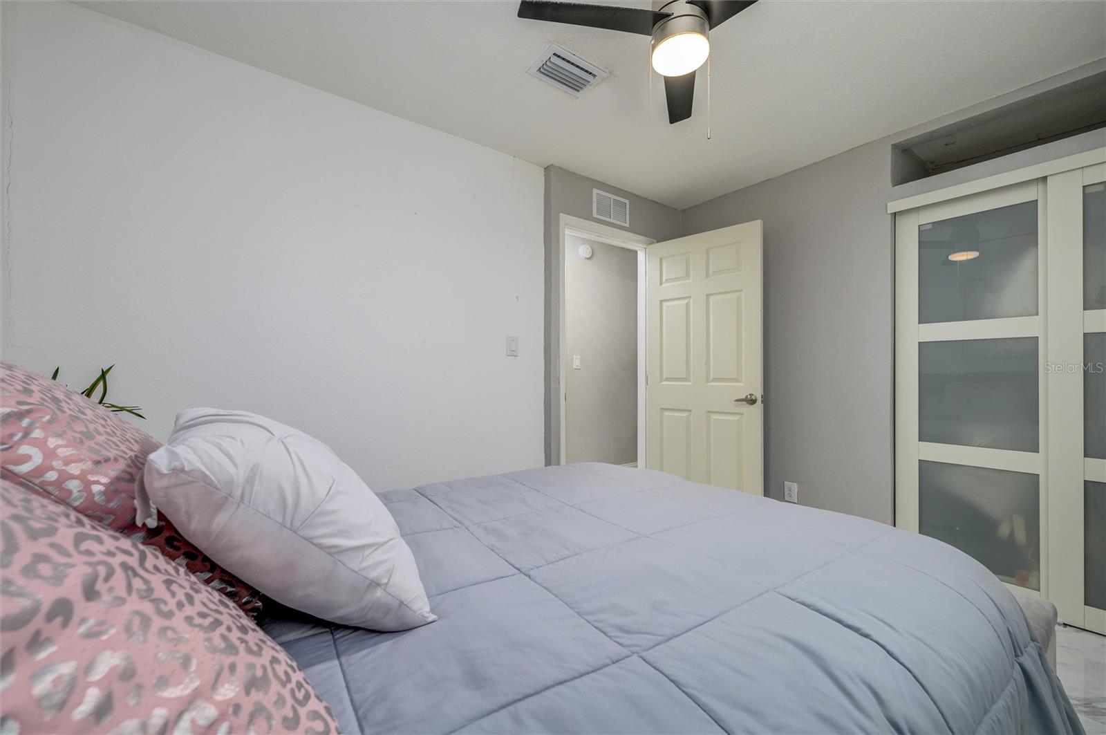 Image 25 of 47 For 605 Capri Boulevard