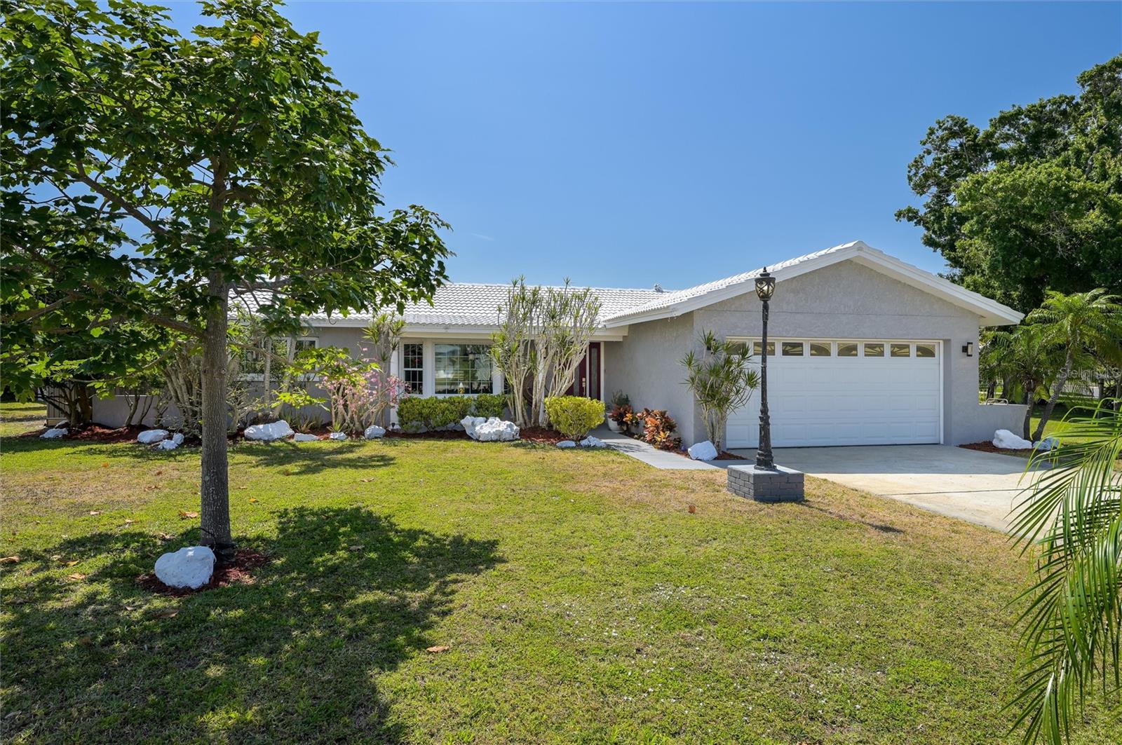 Image 3 of 47 For 605 Capri Boulevard