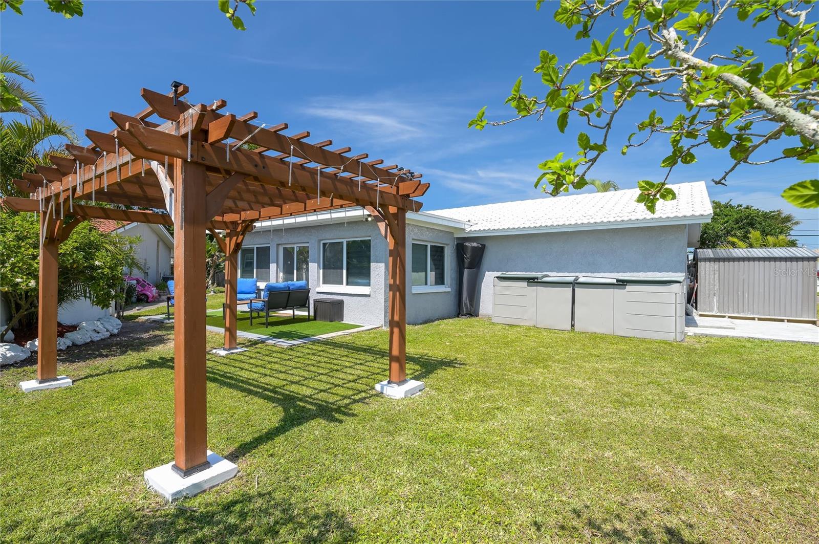 Image 30 of 47 For 605 Capri Boulevard