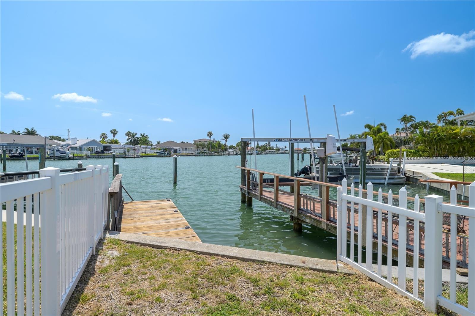 Image 33 of 47 For 605 Capri Boulevard