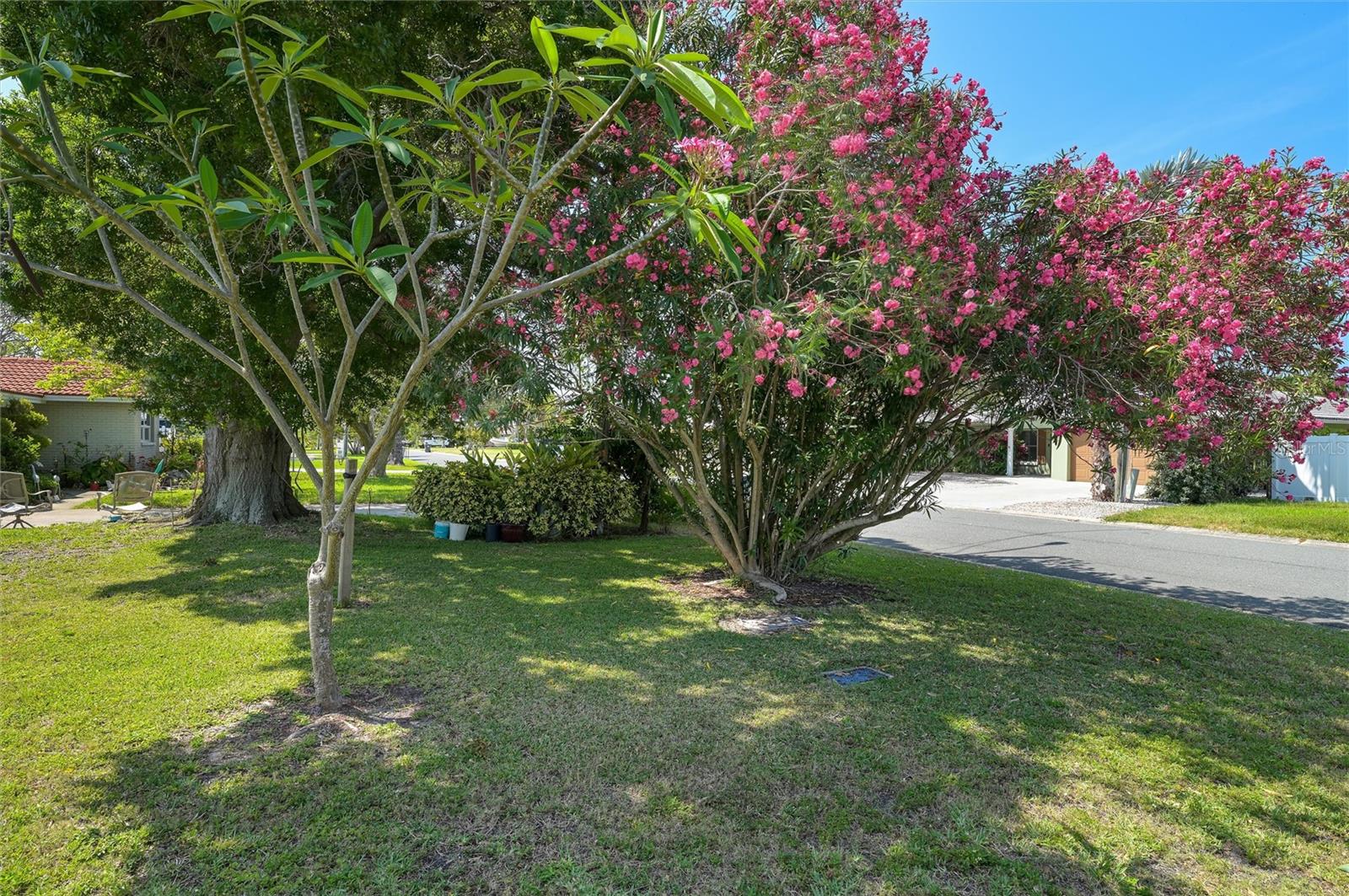 Image 37 of 47 For 605 Capri Boulevard