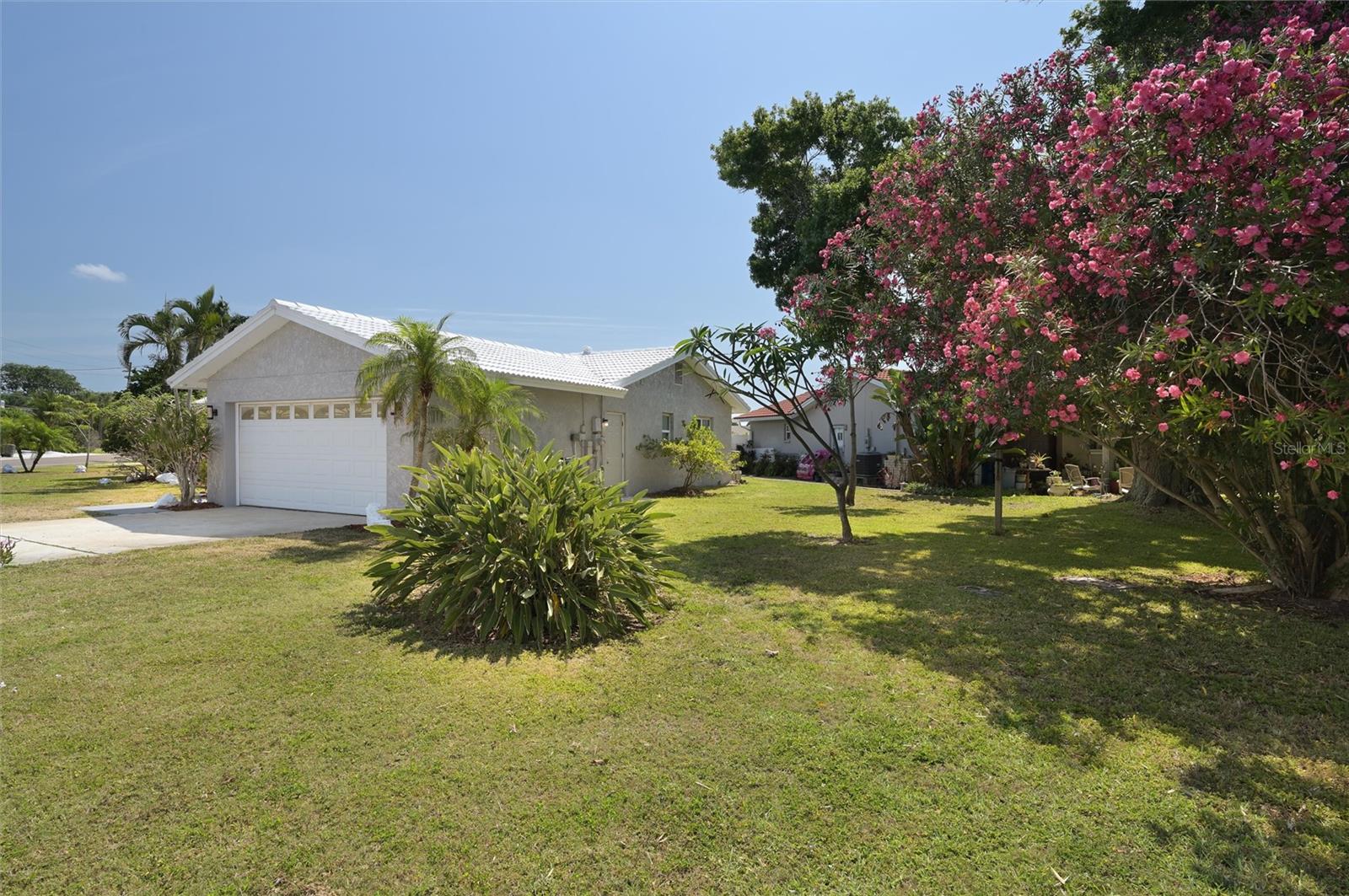 Image 38 of 47 For 605 Capri Boulevard