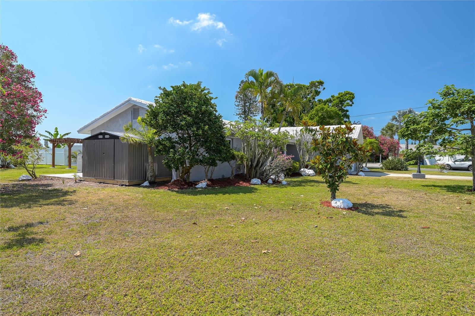 Image 39 of 47 For 605 Capri Boulevard