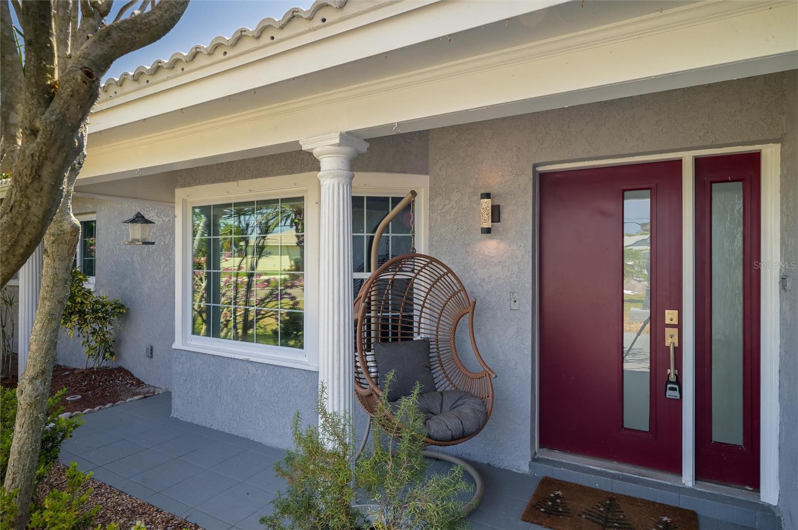 Image 4 of 47 For 605 Capri Boulevard