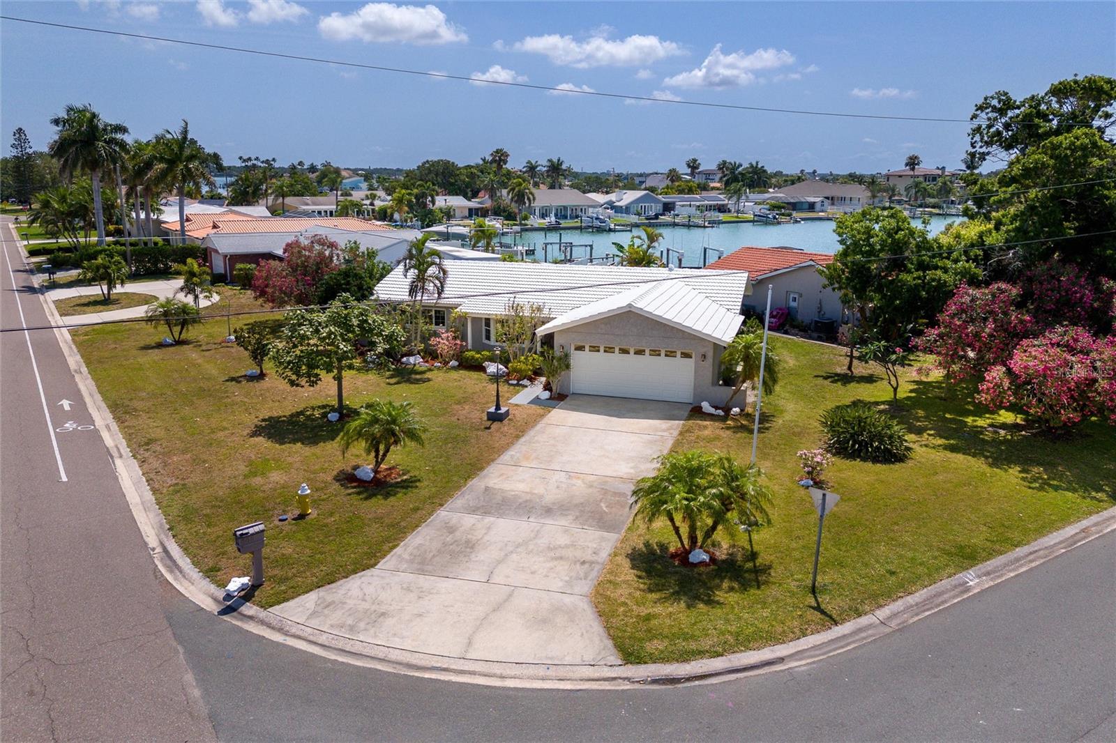 Image 41 of 47 For 605 Capri Boulevard