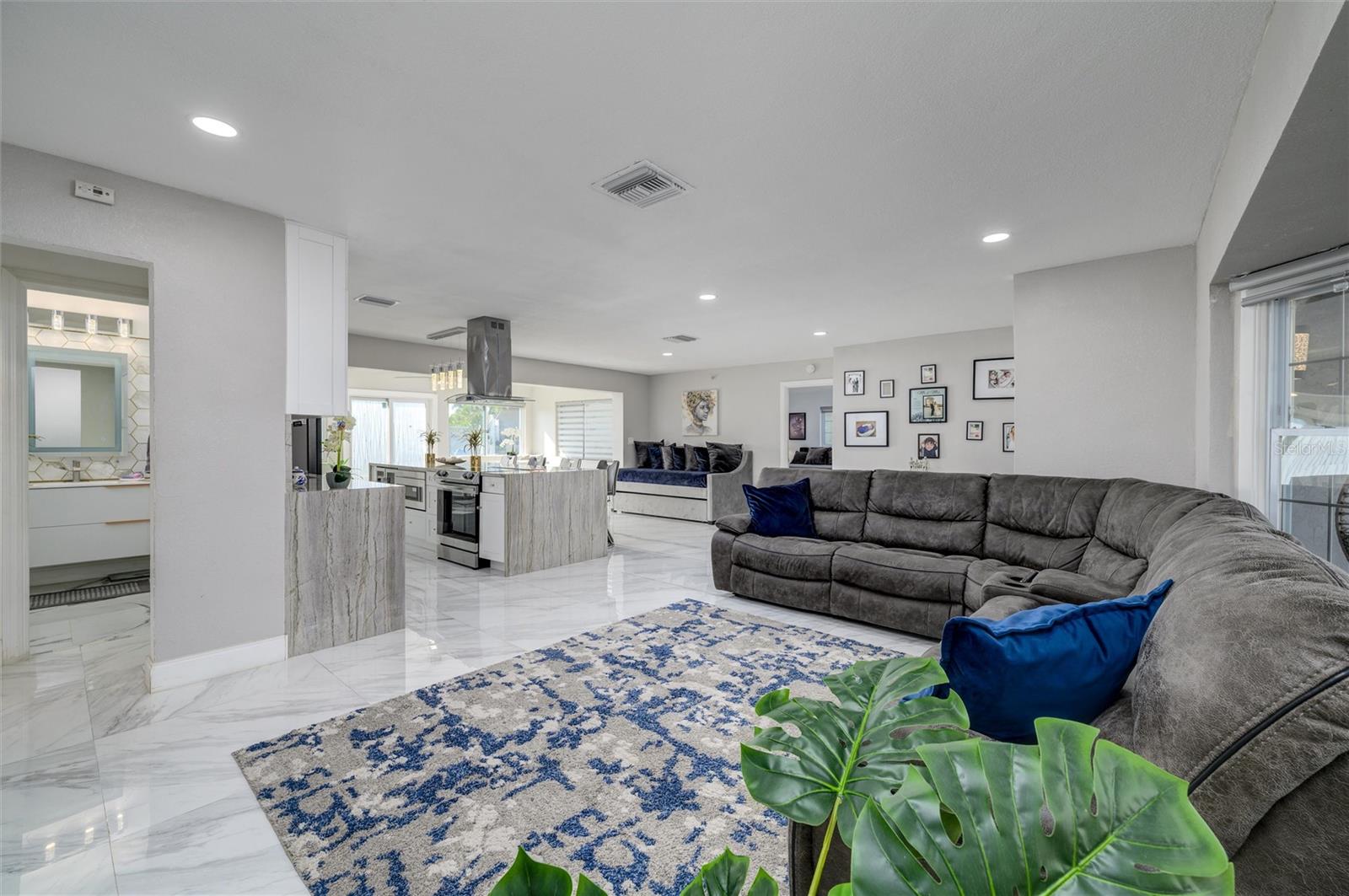 Image 6 of 47 For 605 Capri Boulevard
