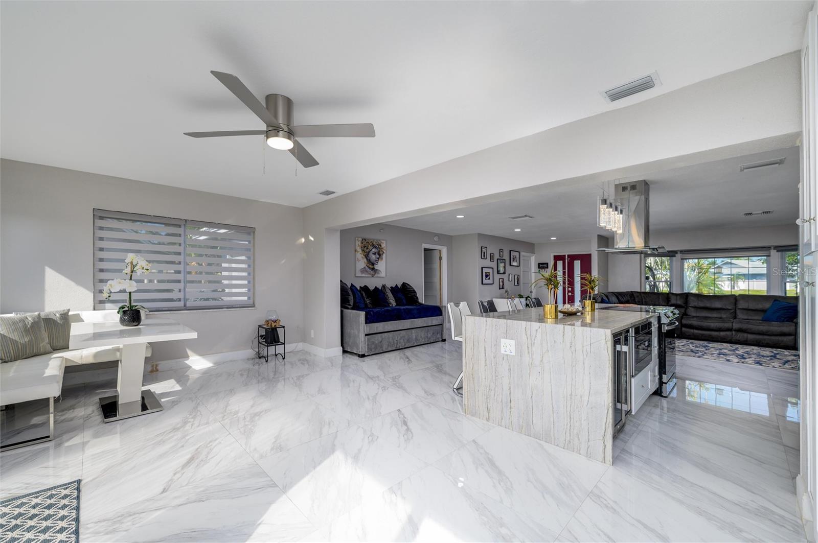 Image 7 of 47 For 605 Capri Boulevard