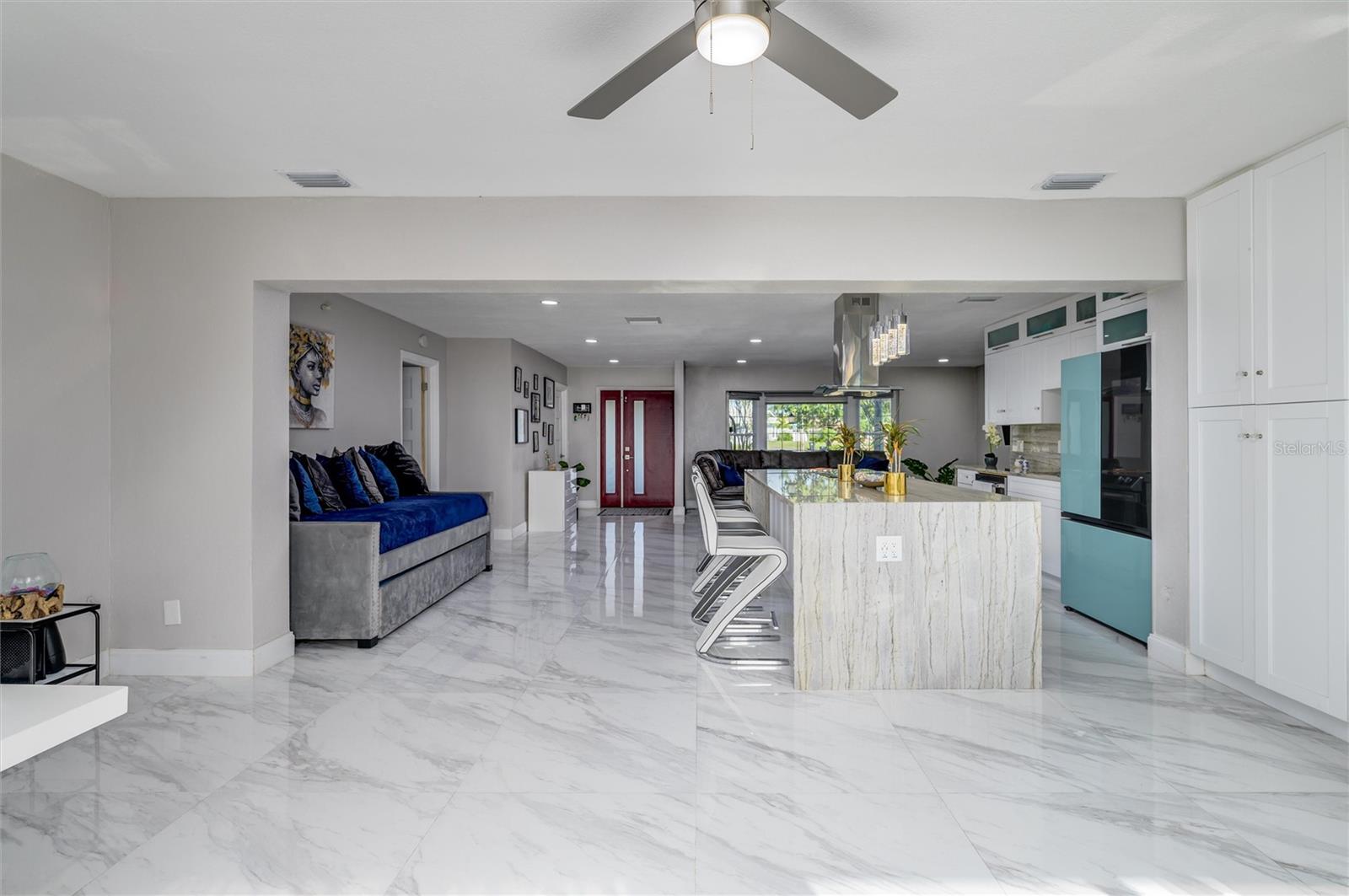 Image 8 of 47 For 605 Capri Boulevard