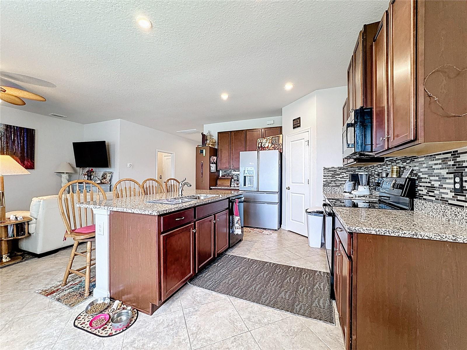Image 7 of 38 For 6230 114th Avenue E