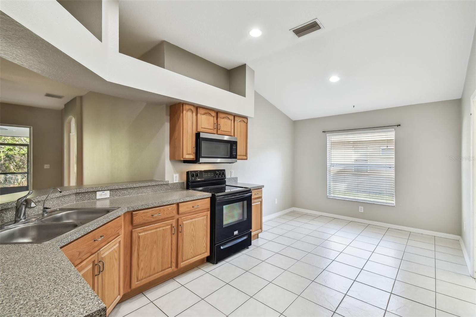 Image 11 of 43 For 15807 Leatherleaf Lane