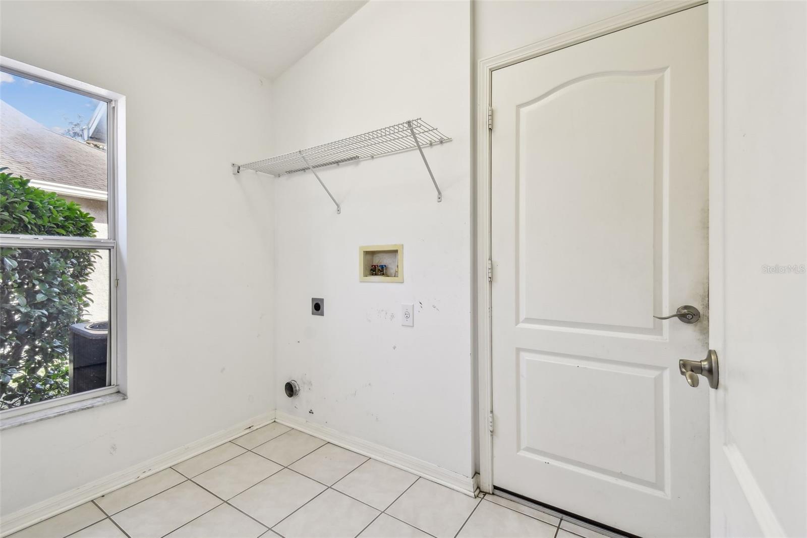 Image 17 of 43 For 15807 Leatherleaf Lane