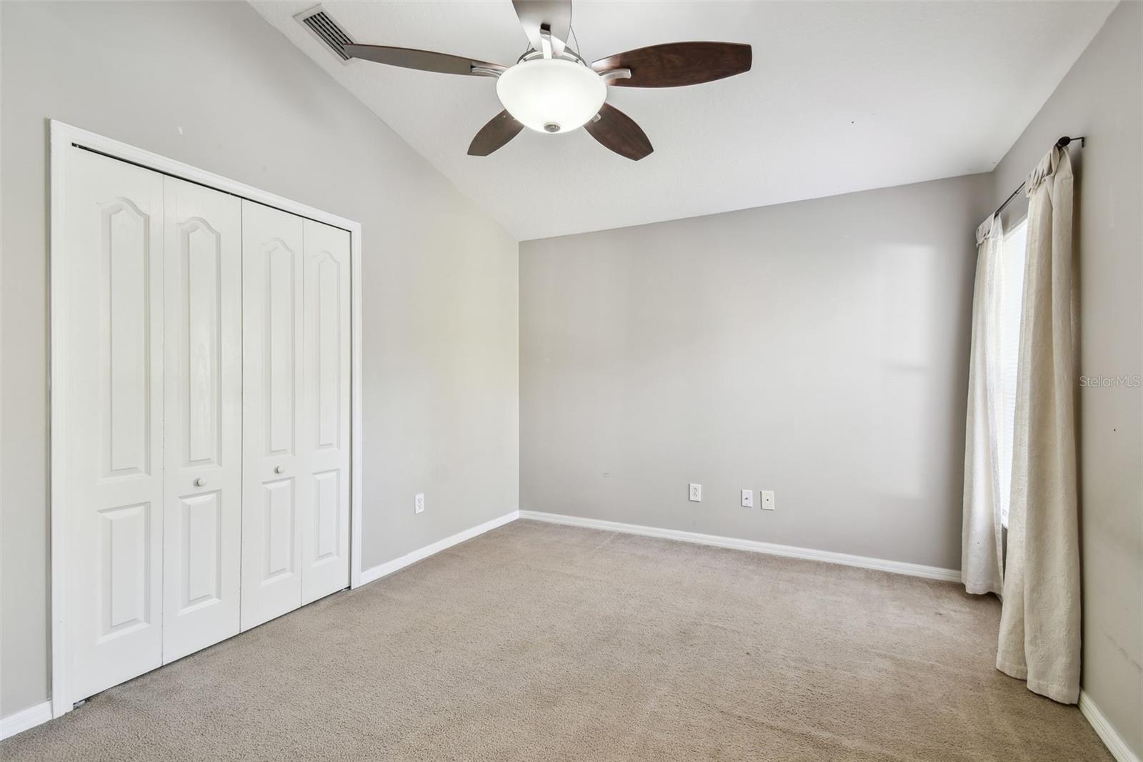 Image 28 of 43 For 15807 Leatherleaf Lane