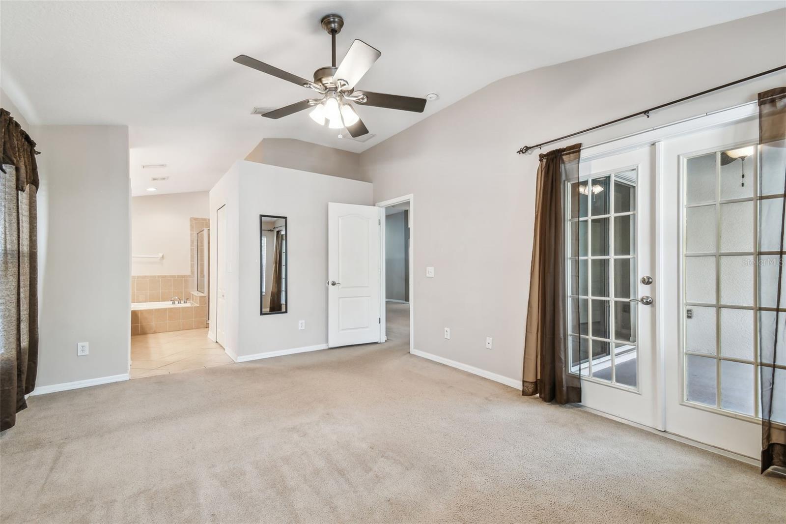 Image 31 of 43 For 15807 Leatherleaf Lane