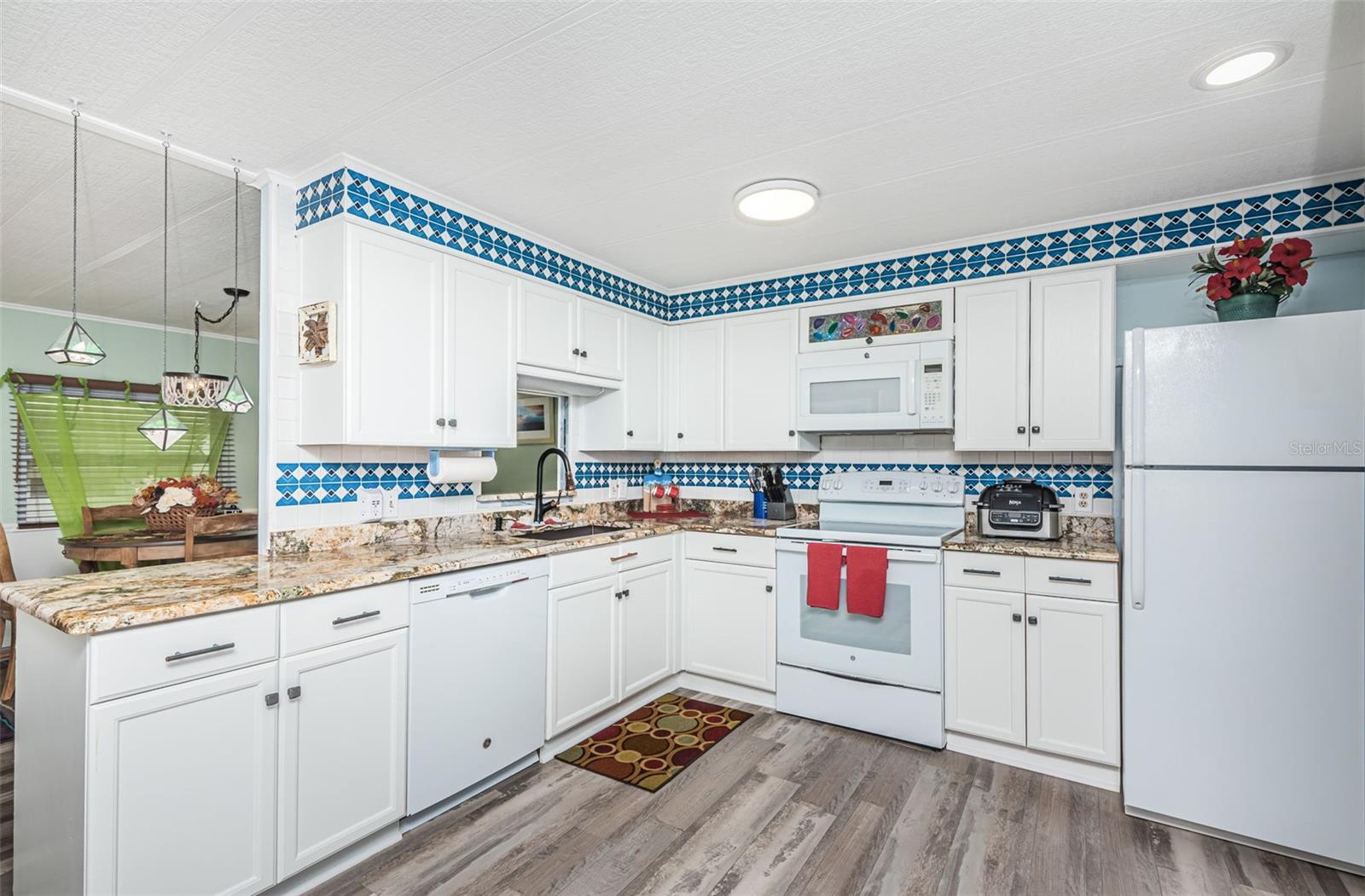 Image 10 of 47 For 225 Lake Tarpon Drive 22
