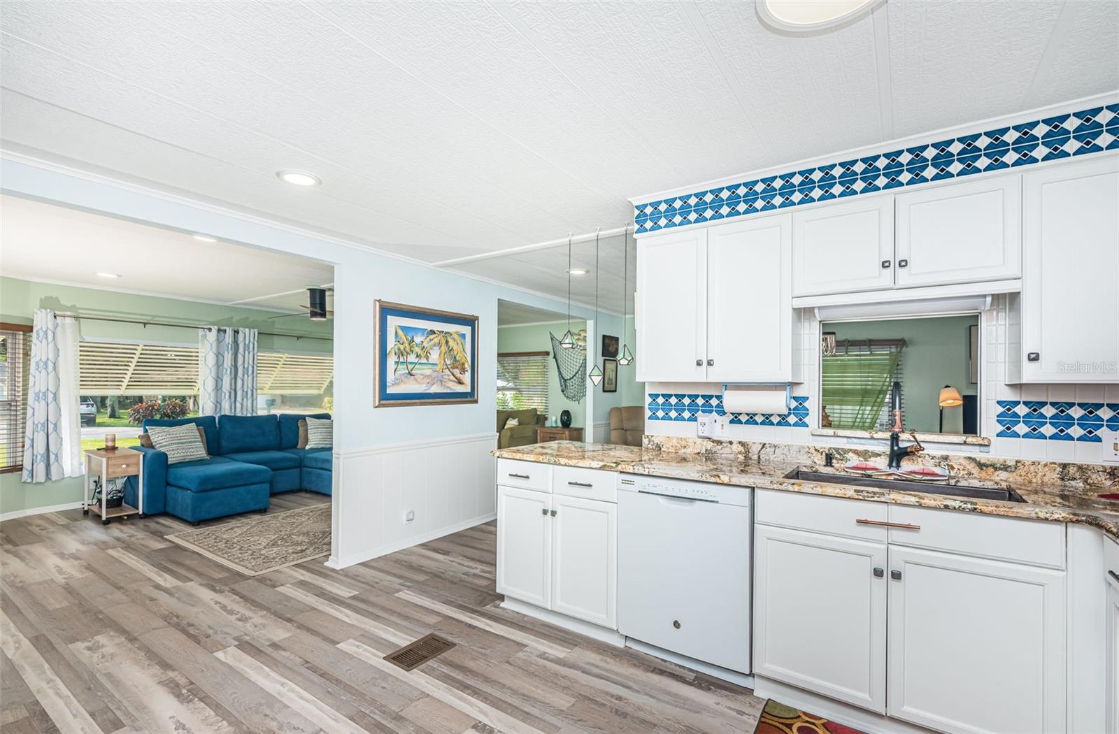 Image 11 of 47 For 225 Lake Tarpon Drive 22