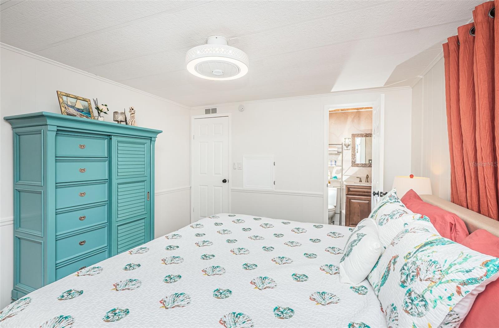 Image 16 of 47 For 225 Lake Tarpon Drive 22