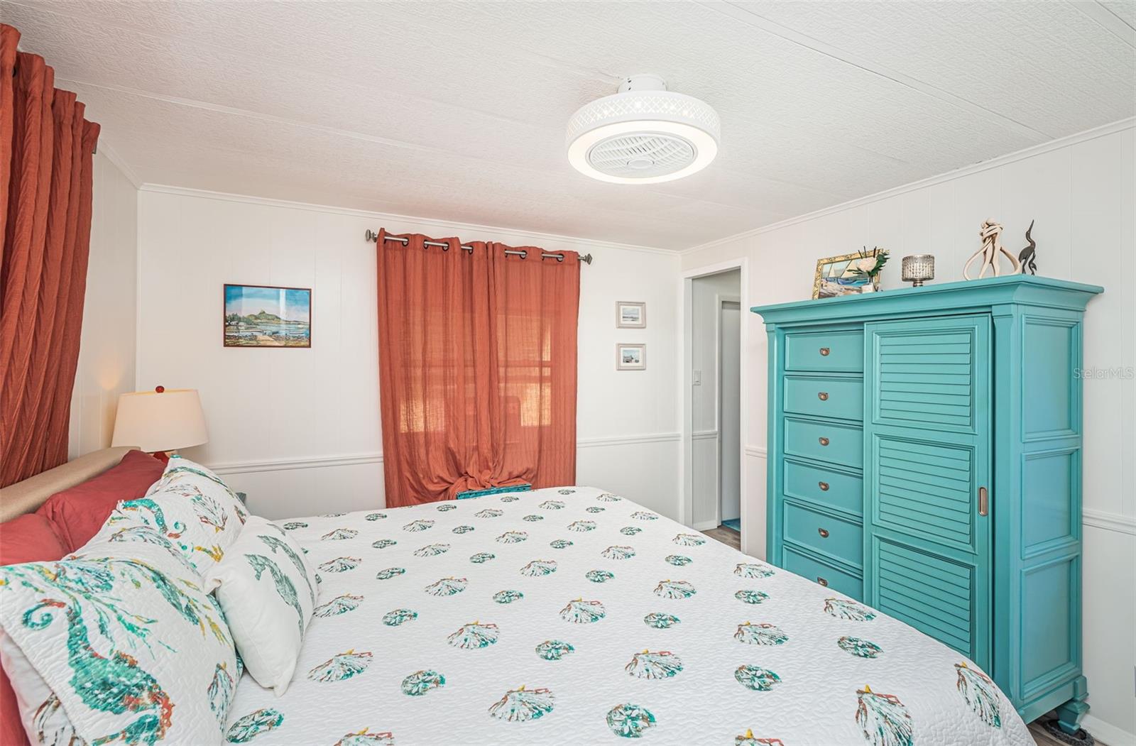 Image 17 of 47 For 225 Lake Tarpon Drive 22