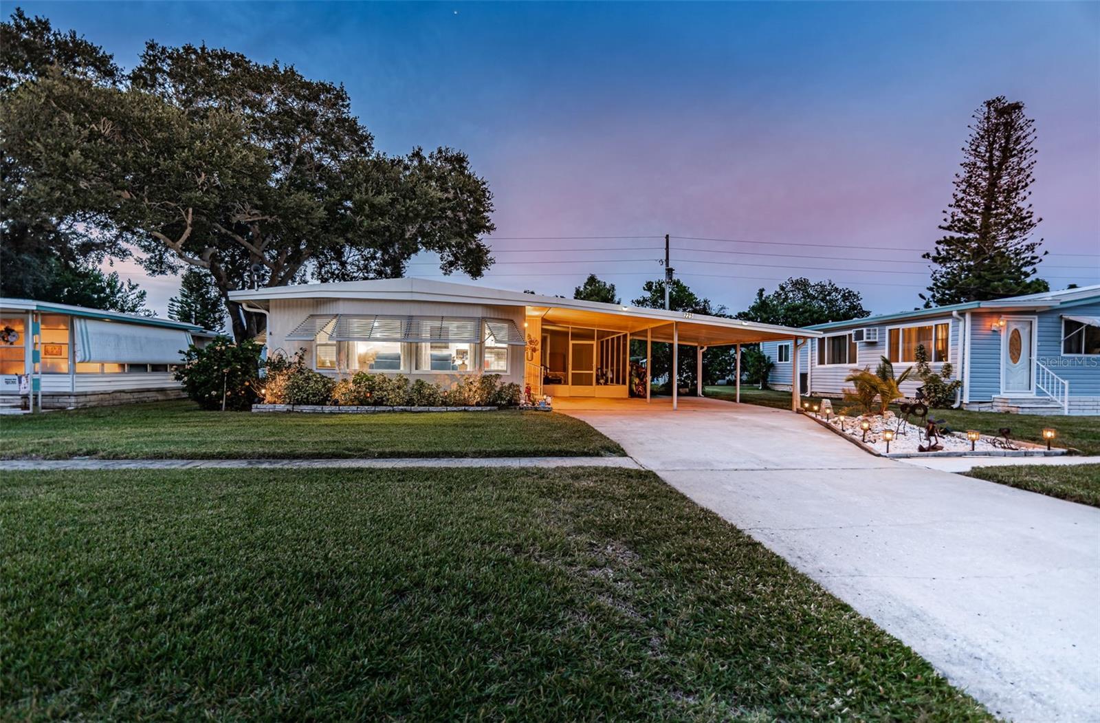 Image 24 of 47 For 225 Lake Tarpon Drive 22