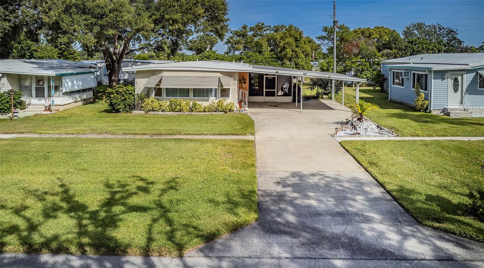 Image 27 of 47 For 225 Lake Tarpon Drive 22