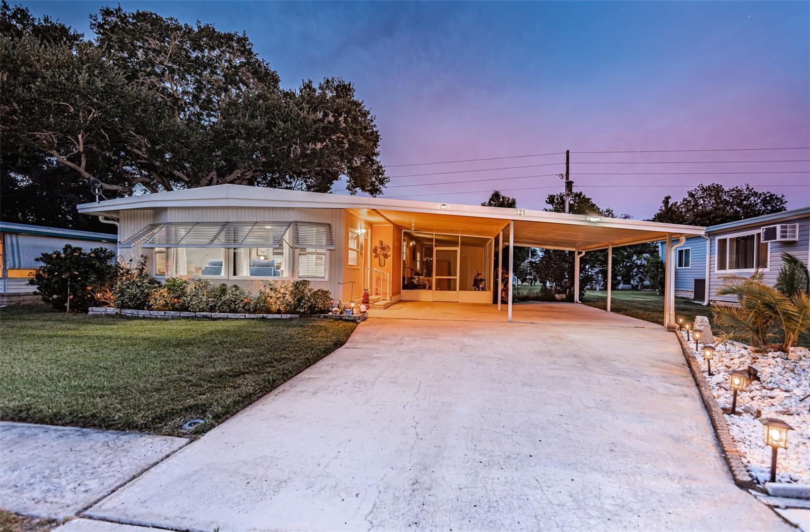 Image 28 of 47 For 225 Lake Tarpon Drive 22