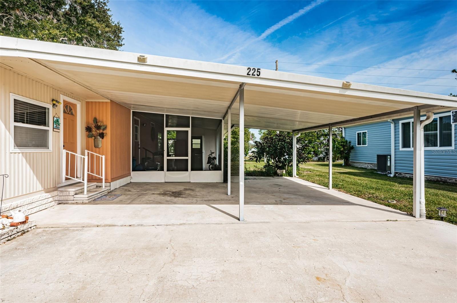 Image 3 of 47 For 225 Lake Tarpon Drive 22