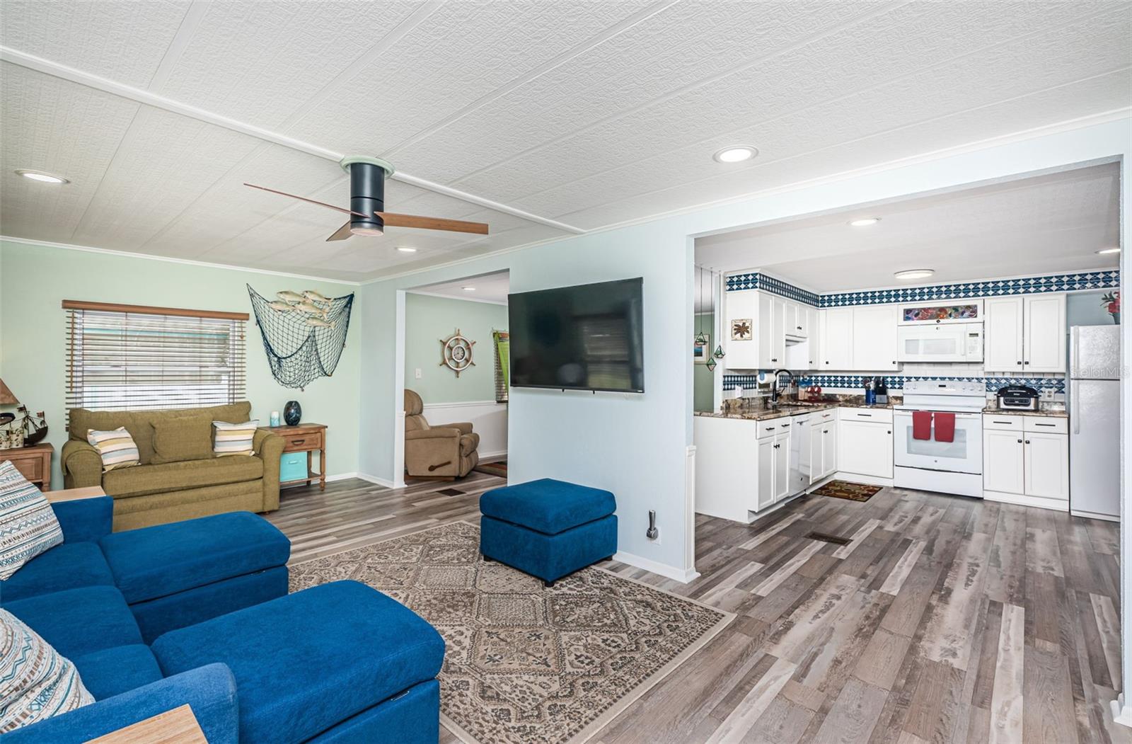 Image 7 of 47 For 225 Lake Tarpon Drive 22