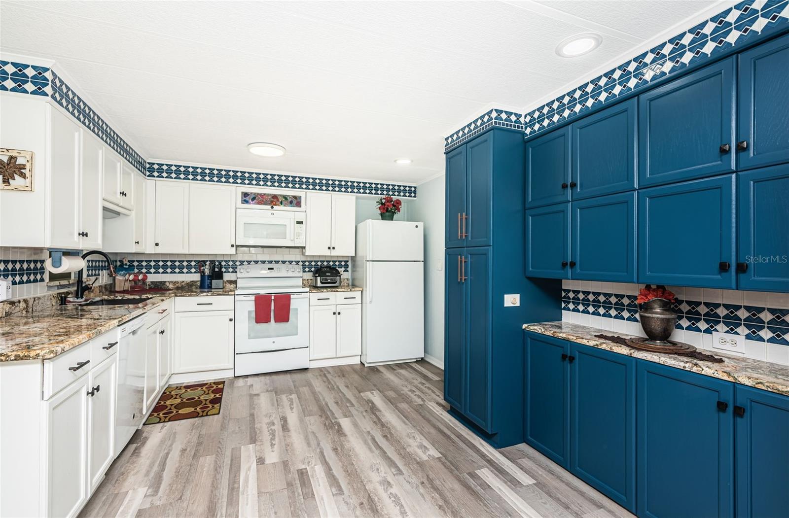 Image 8 of 47 For 225 Lake Tarpon Drive 22