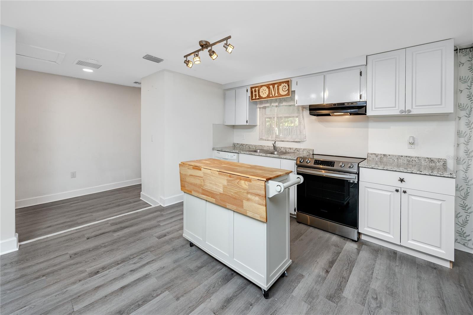 Image 16 of 43 For 8872 52nd Lane N
