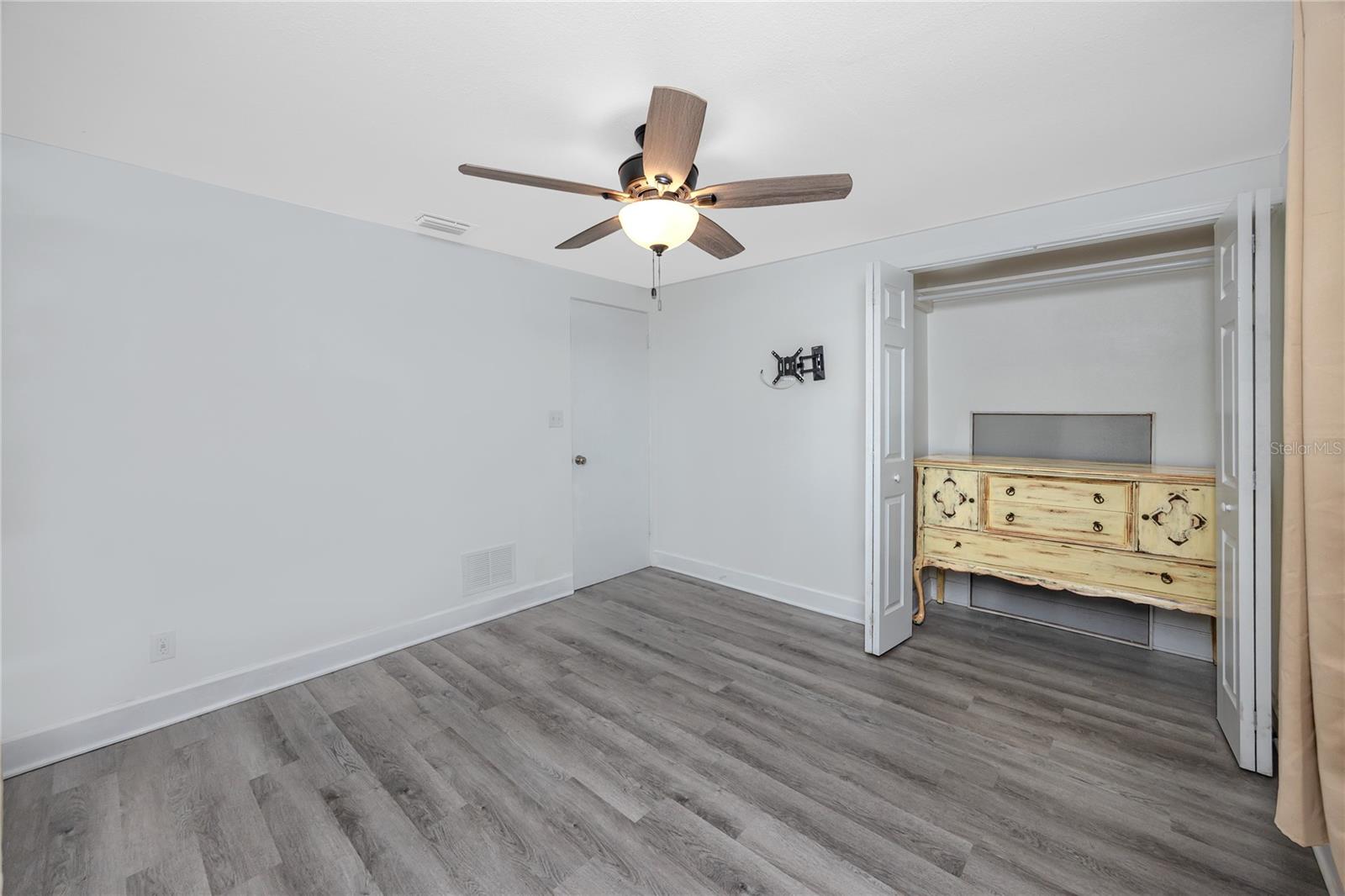 Image 23 of 43 For 8872 52nd Lane N