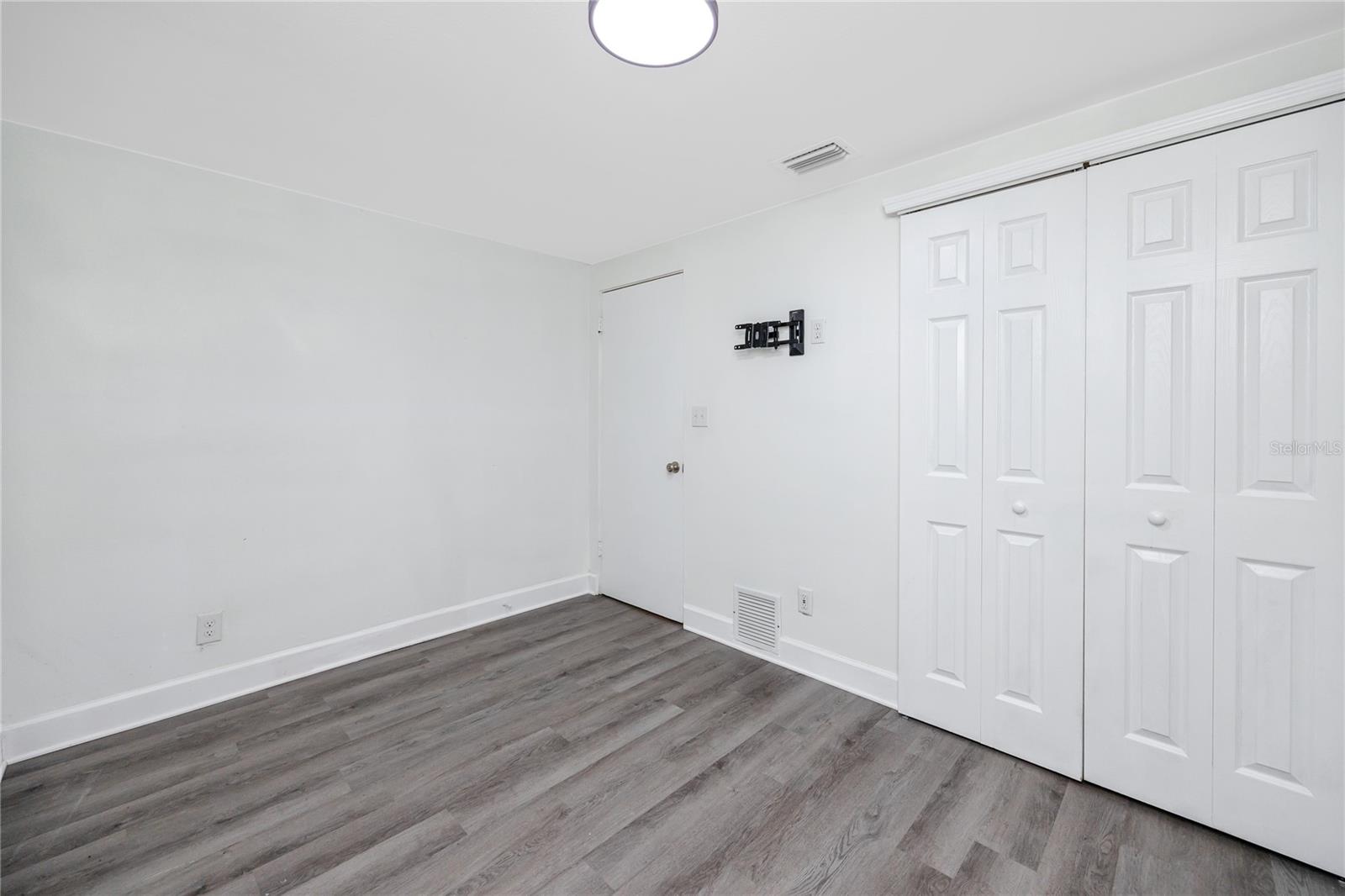 Image 27 of 43 For 8872 52nd Lane N