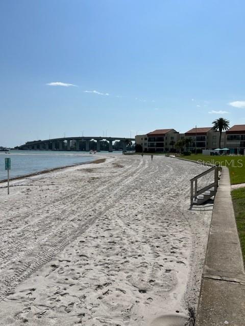 Image 27 of 36 For 865 Gulfview Boulevard 311