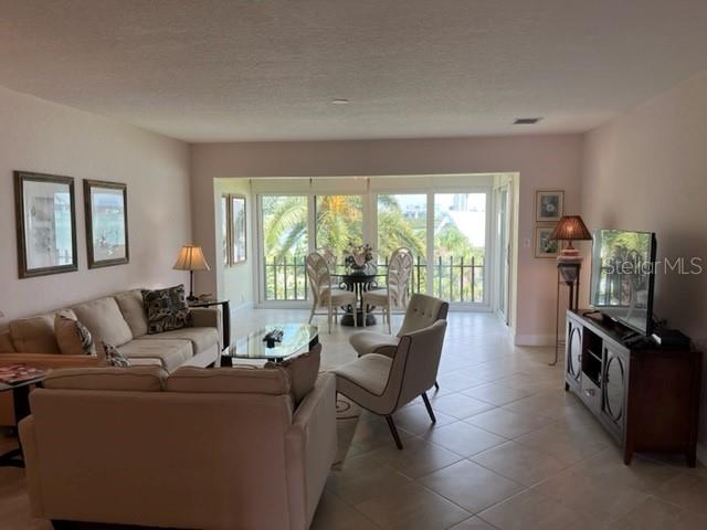 Image 6 of 36 For 865 Gulfview Boulevard 311