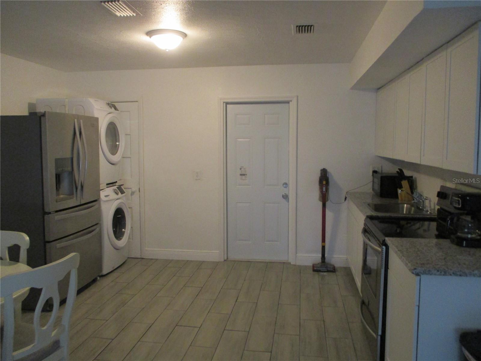 Image 4 of 14 For 4911 Green Key Road
