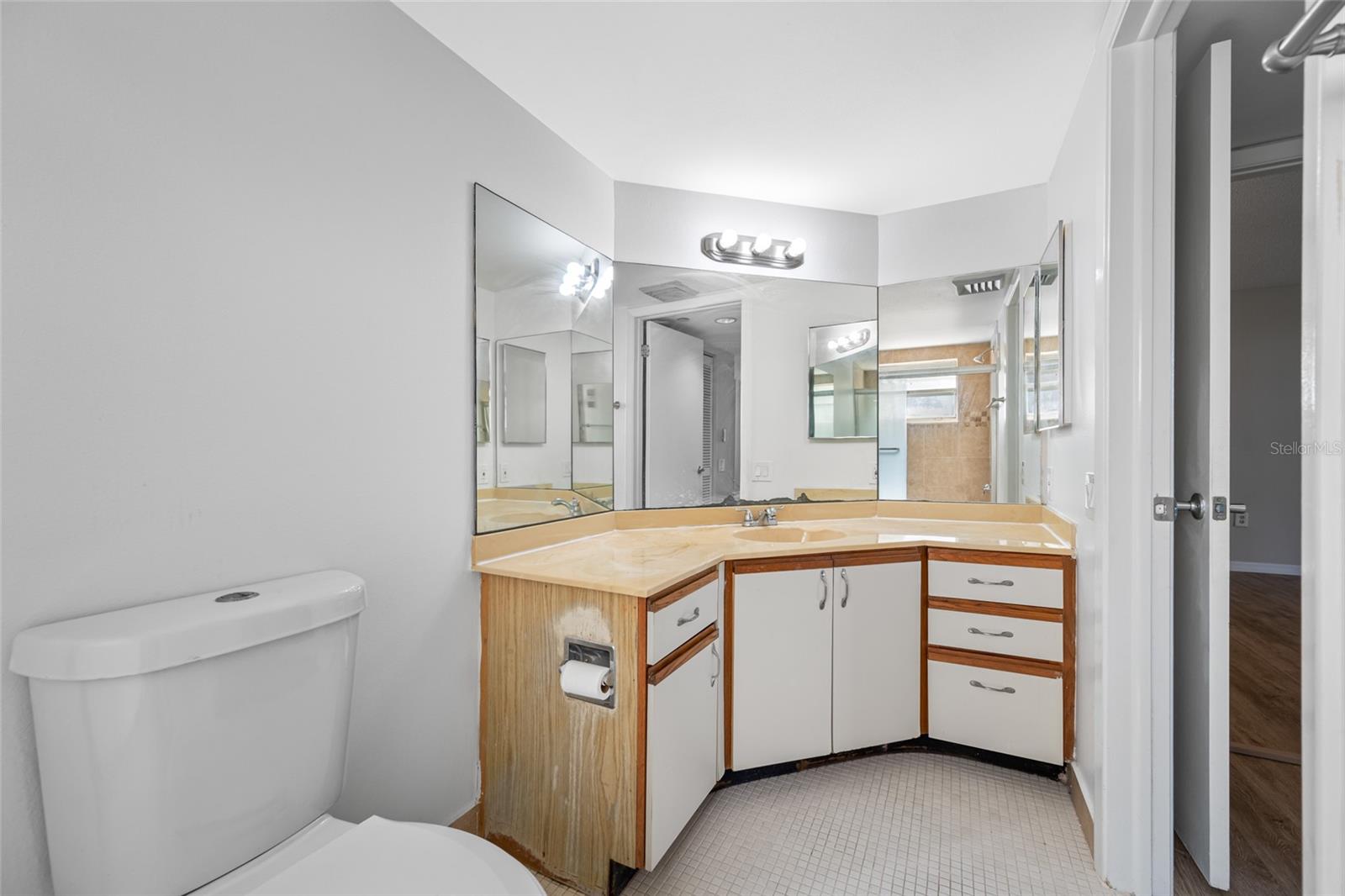 Image 16 of 43 For 2333 Feather Sound Drive A107