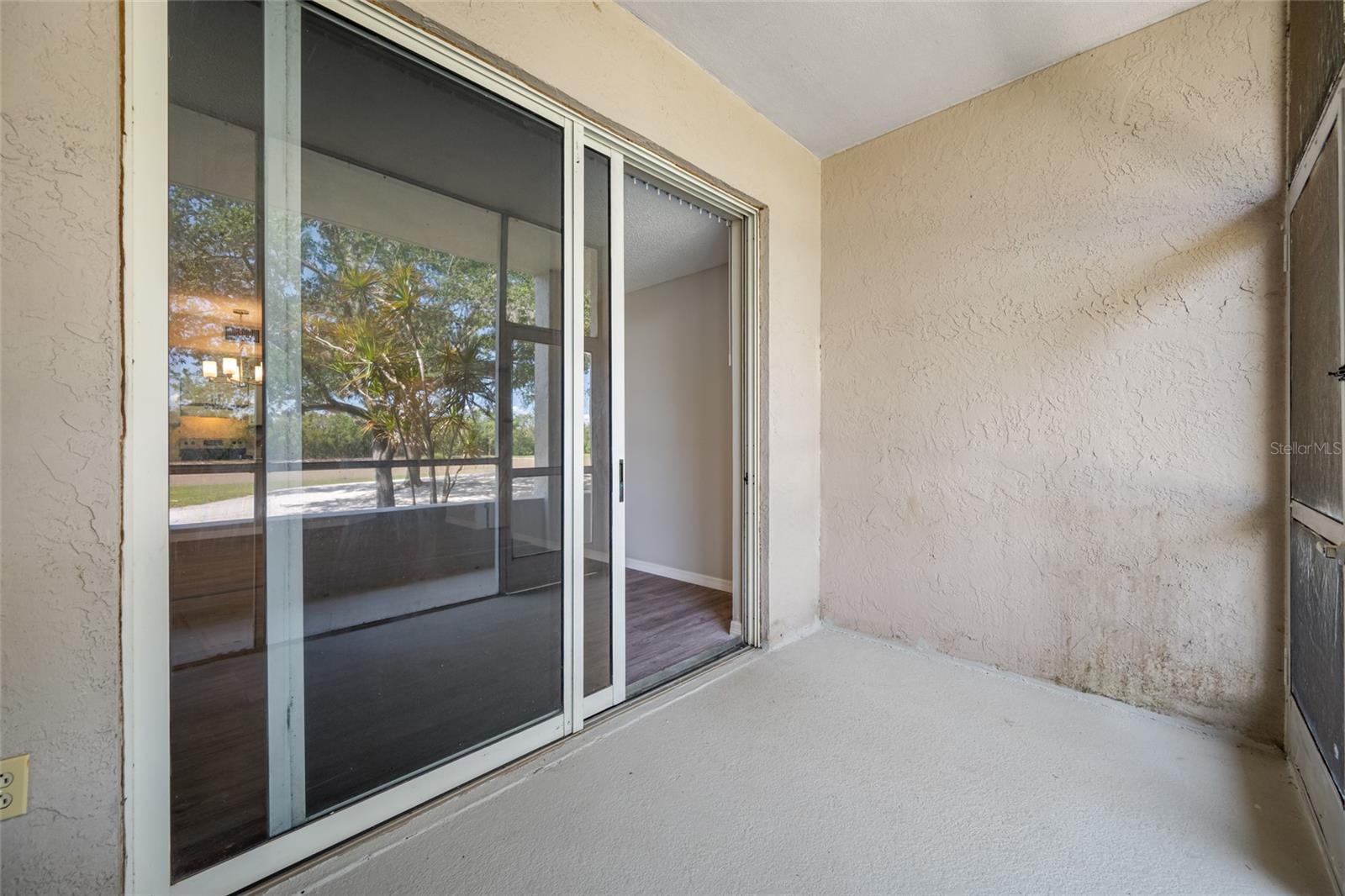 Image 18 of 43 For 2333 Feather Sound Drive A107