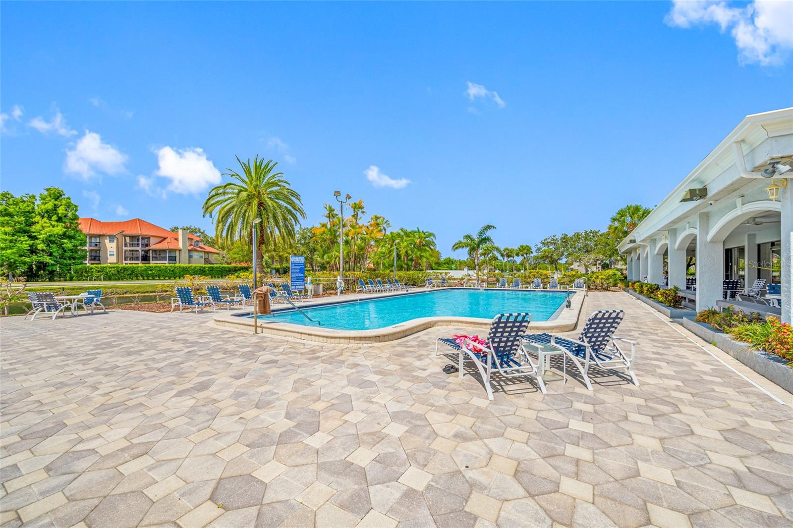 Image 26 of 43 For 2333 Feather Sound Drive A107