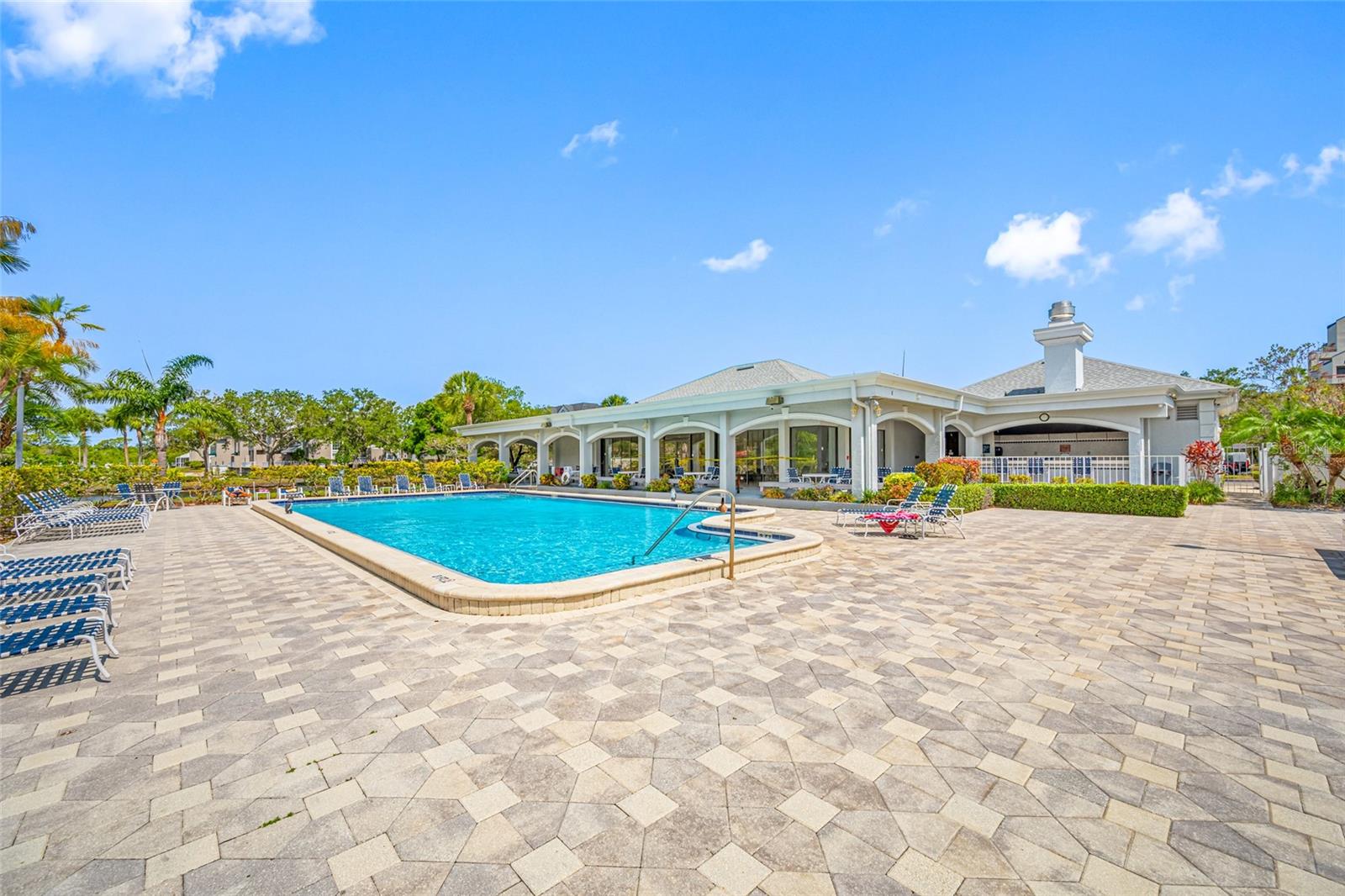 Image 27 of 43 For 2333 Feather Sound Drive A107