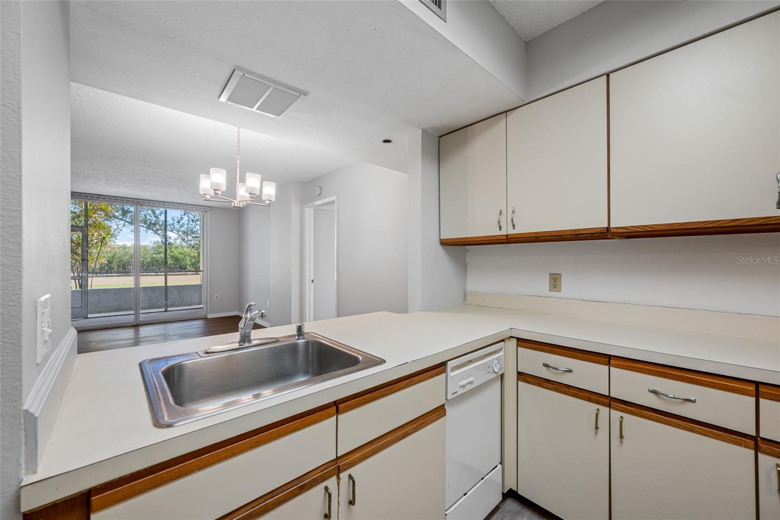 Image 8 of 43 For 2333 Feather Sound Drive A107