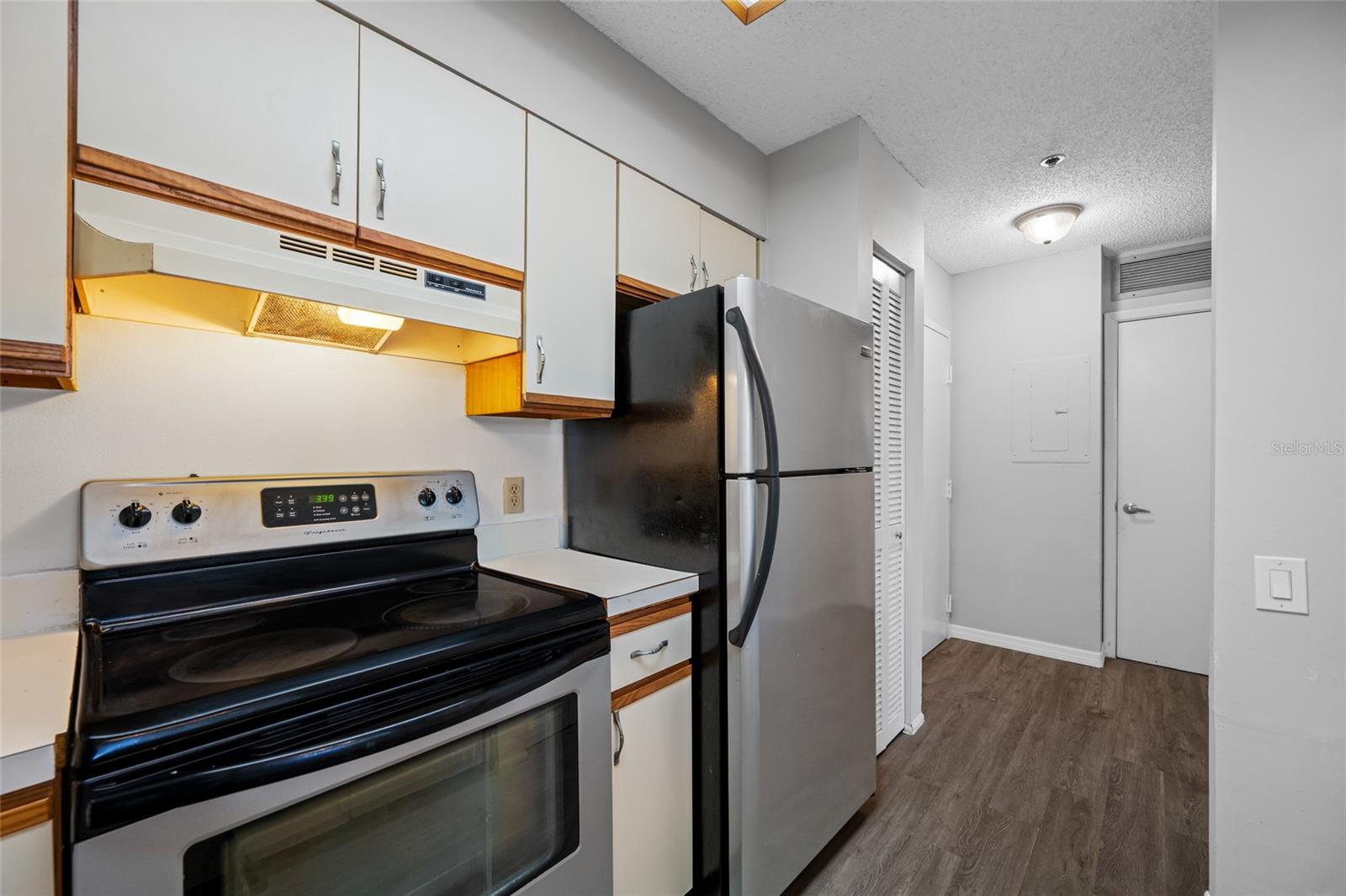 Image 9 of 43 For 2333 Feather Sound Drive A107