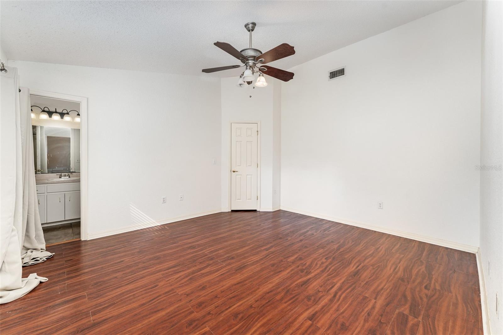 Image 17 of 36 For 8150 Oakhurst Boulevard