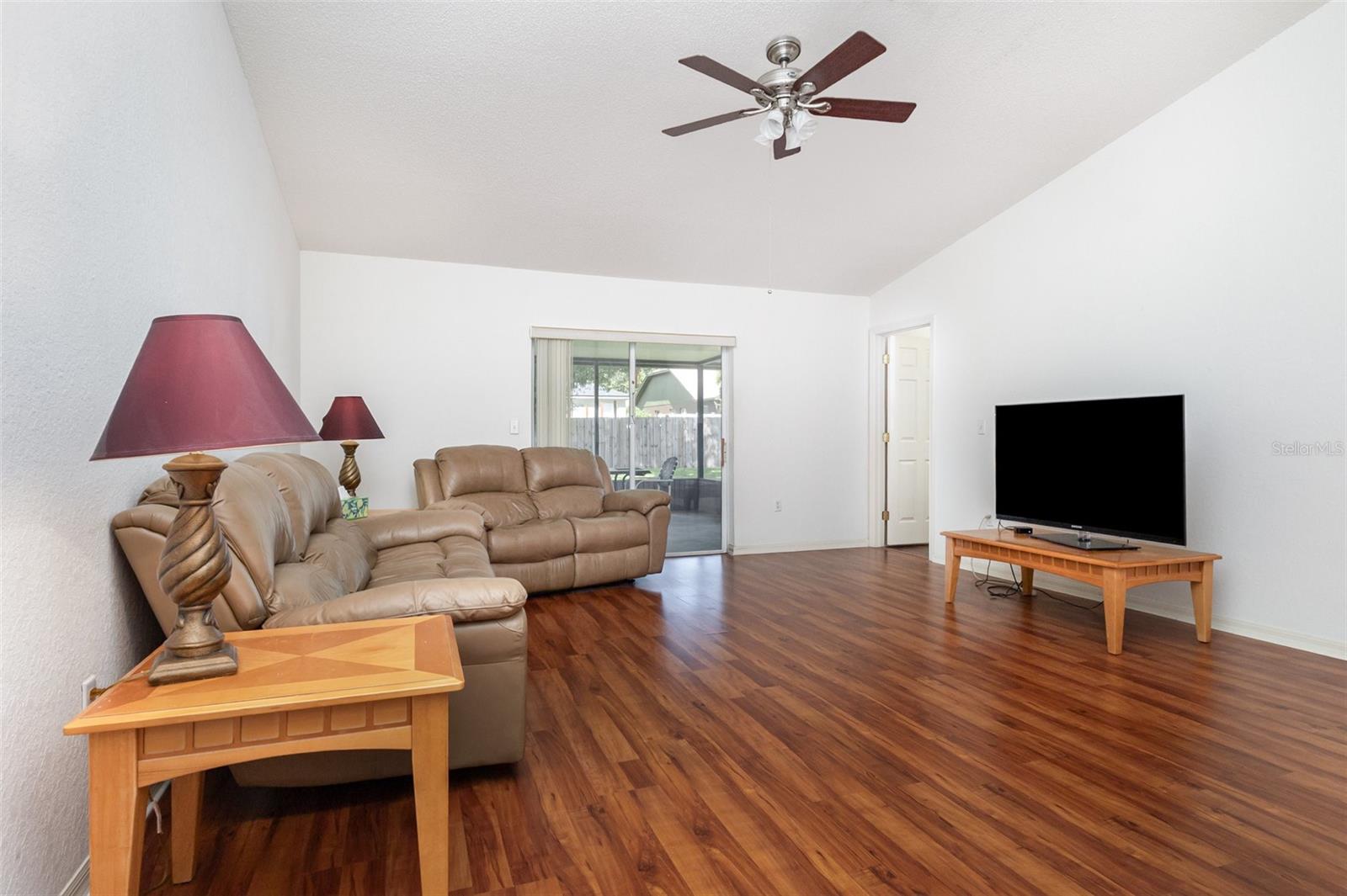 Image 3 of 8 For 8150 Oakhurst Boulevard