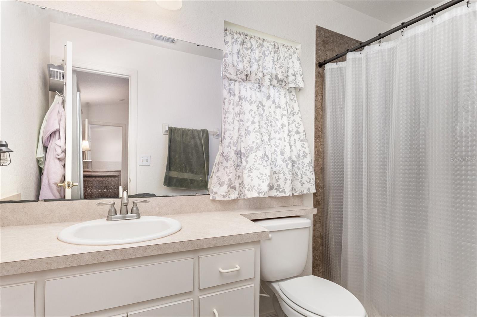 Image 6 of 8 For 8150 Oakhurst Boulevard