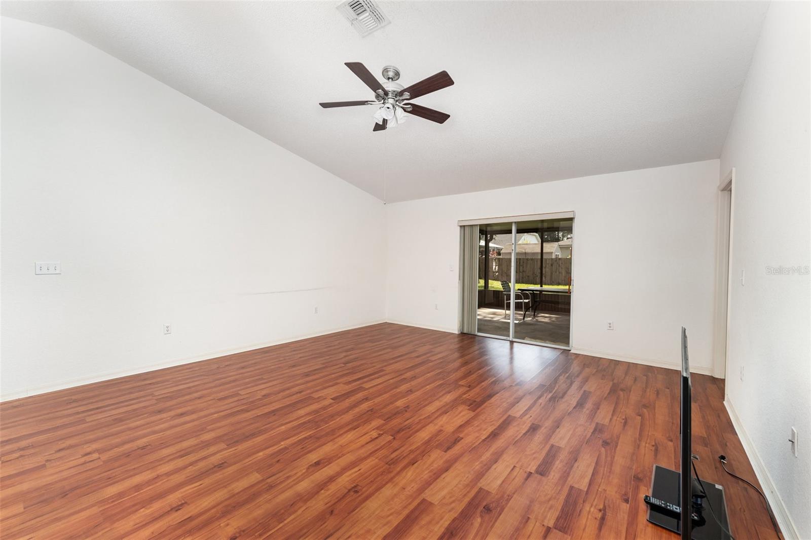 Image 9 of 36 For 8150 Oakhurst Boulevard
