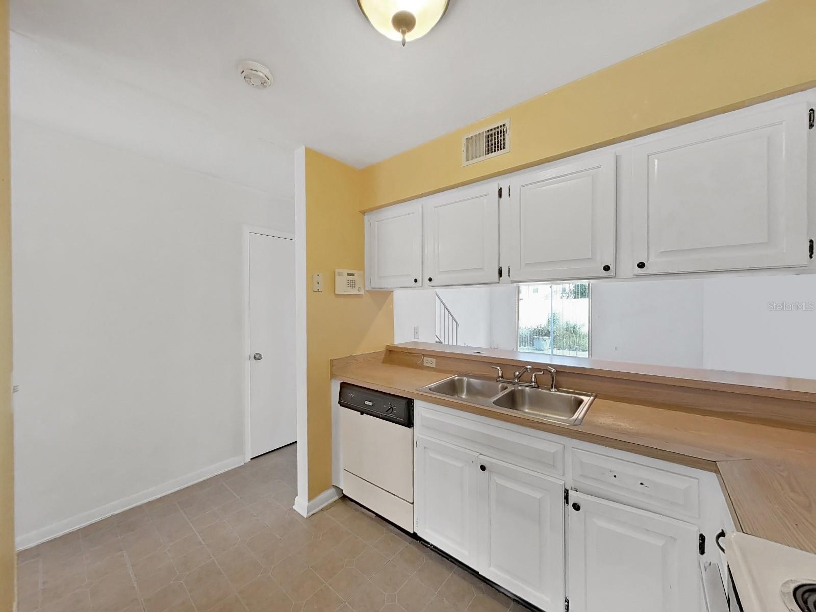 Image 10 of 33 For 16191 Rambling Vine Drive E