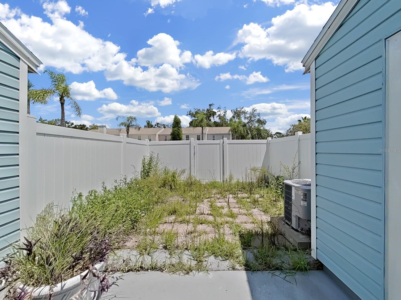 Image 31 of 33 For 16191 Rambling Vine Drive E